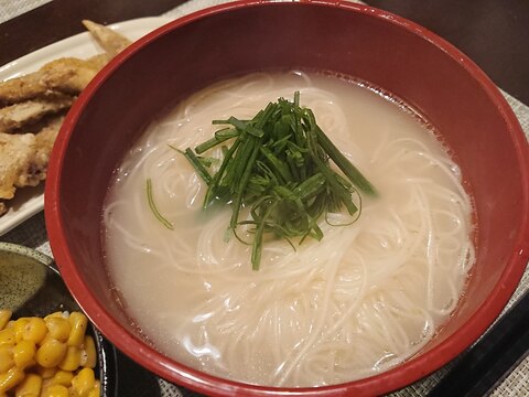 あっさりとんこつラーメン風煮麺